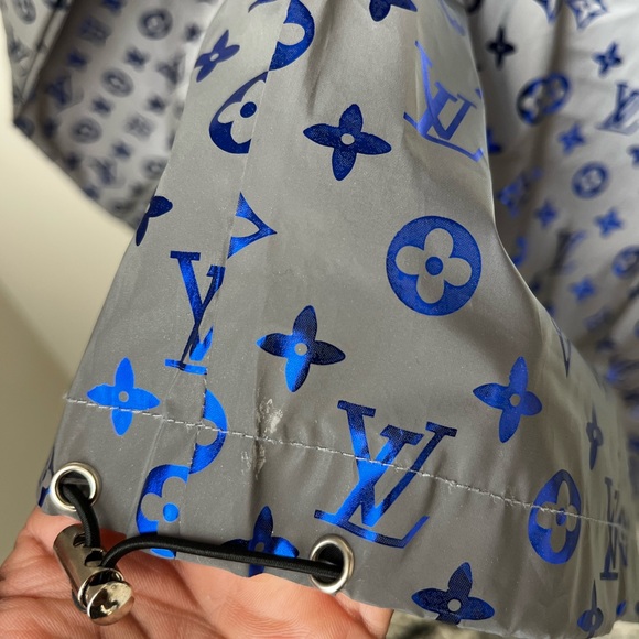 Reflective Windbreaker - Large - Picture 10 of 11